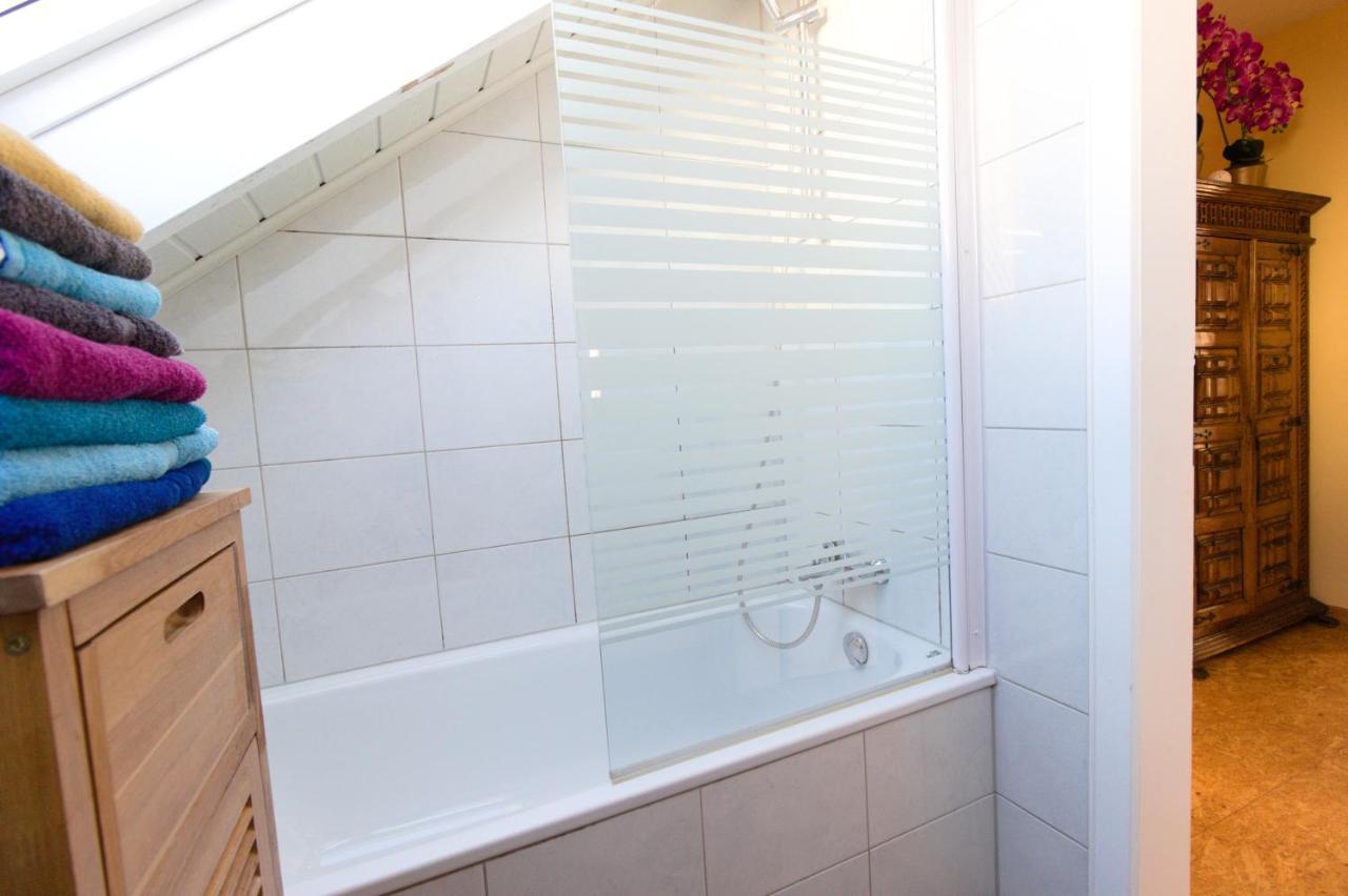 Zwischen Koeln Und Bonn, Central Oben Troisdorf Ngoại thất bức ảnh